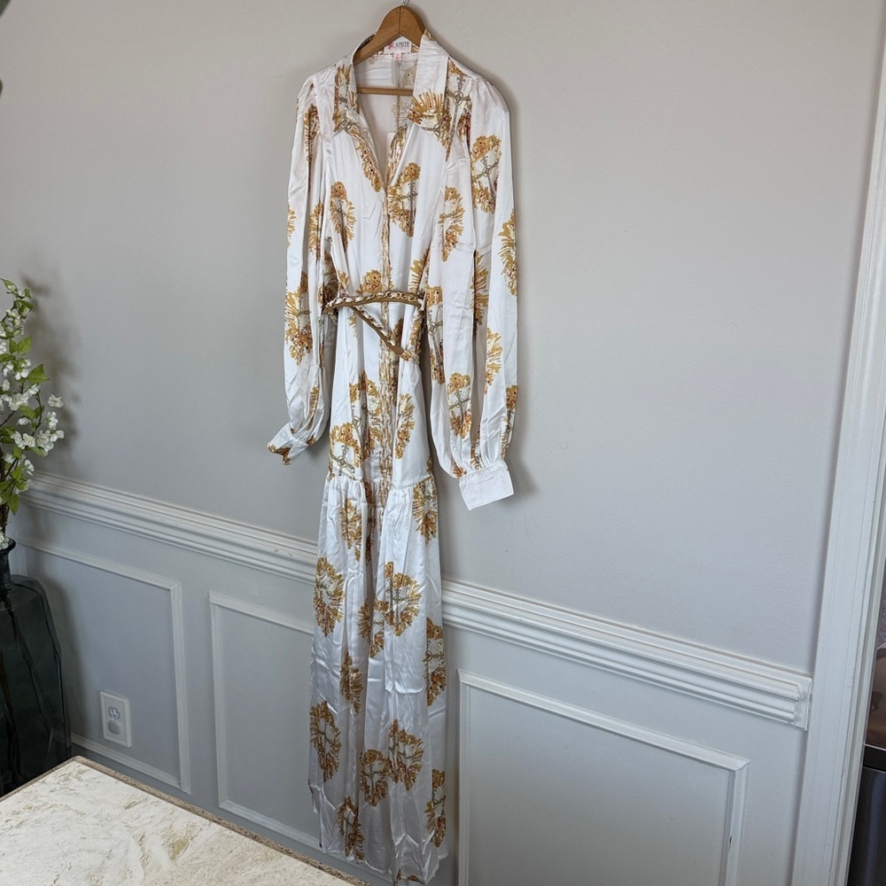 L’ATISTE BY AMY Maxi button up belted dress women’s size medium